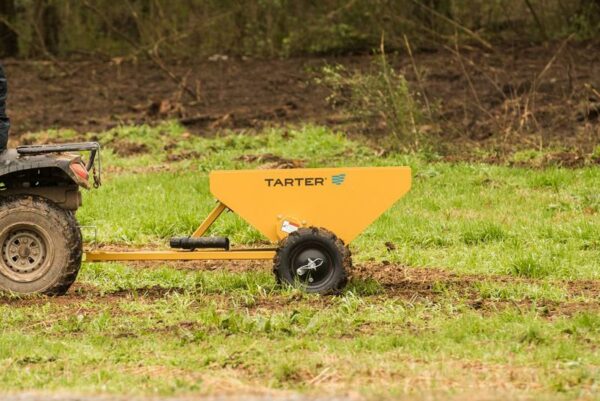 Compact Manure Spreader - Image 2